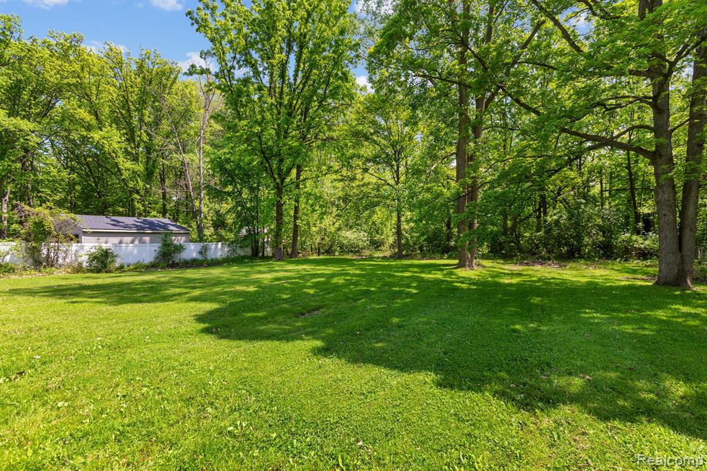 2685 Simpson Drive Rochester Hills, MI 48309 - Photo 6 of 29
