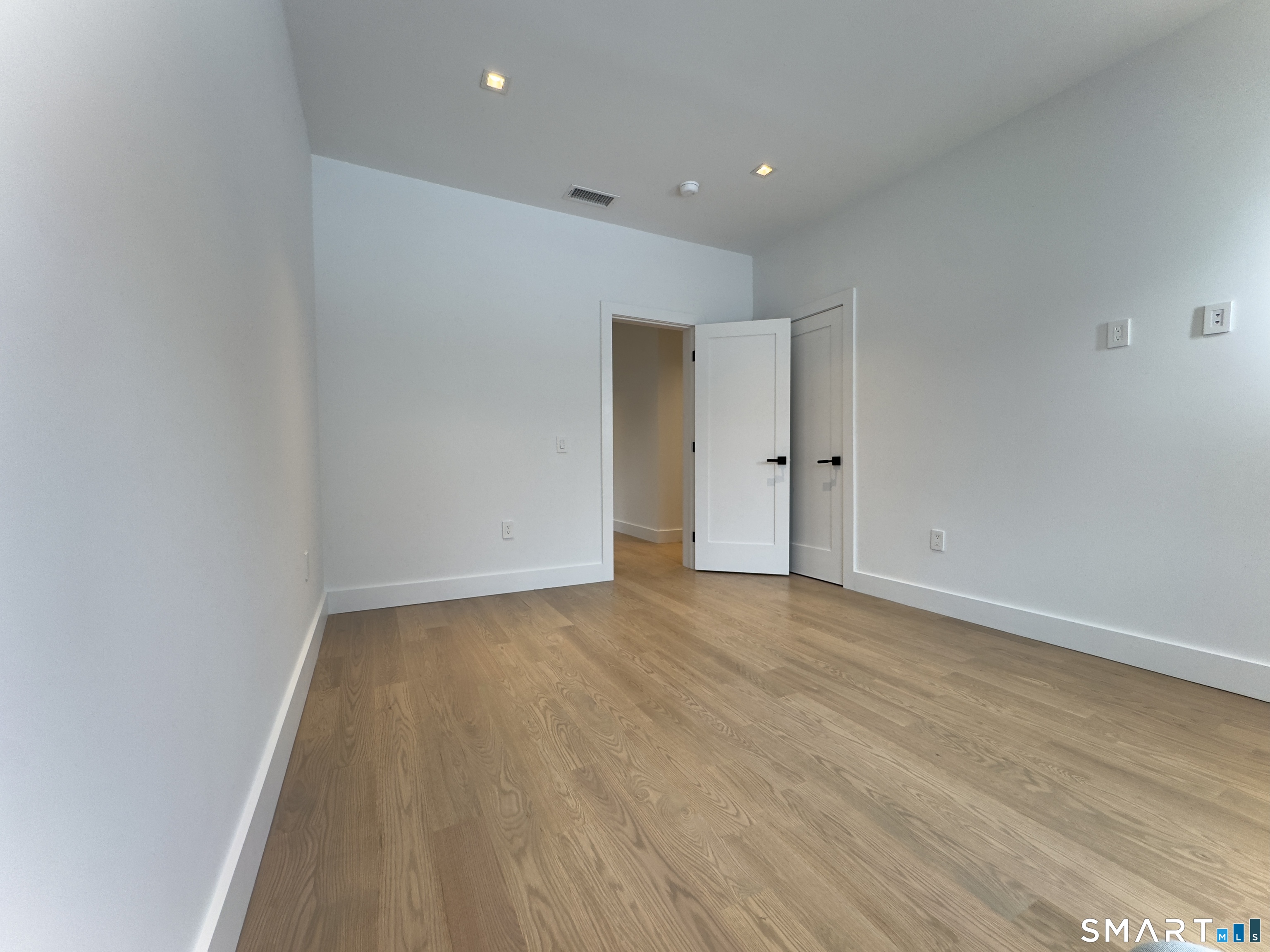 173 Belltown Road Stamford, CT 06905 - Photo 19 of 40
