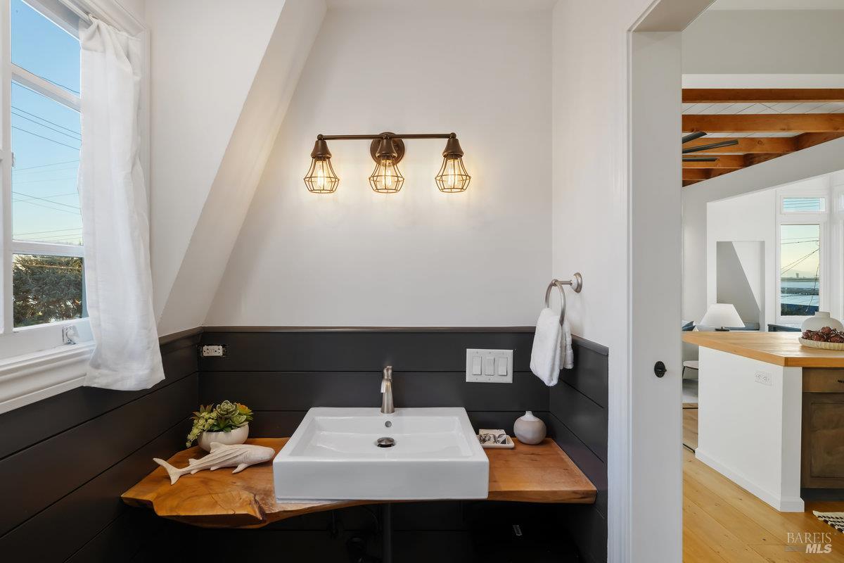 700 Ocean Avenue Point Richmond, CA 94801 - Photo 31 of 95