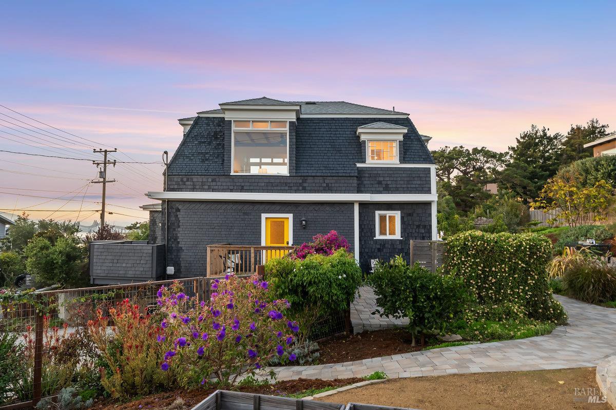 700 Ocean Avenue Point Richmond, CA 94801 - Photo 4 of 95 a front view of a house with a yard