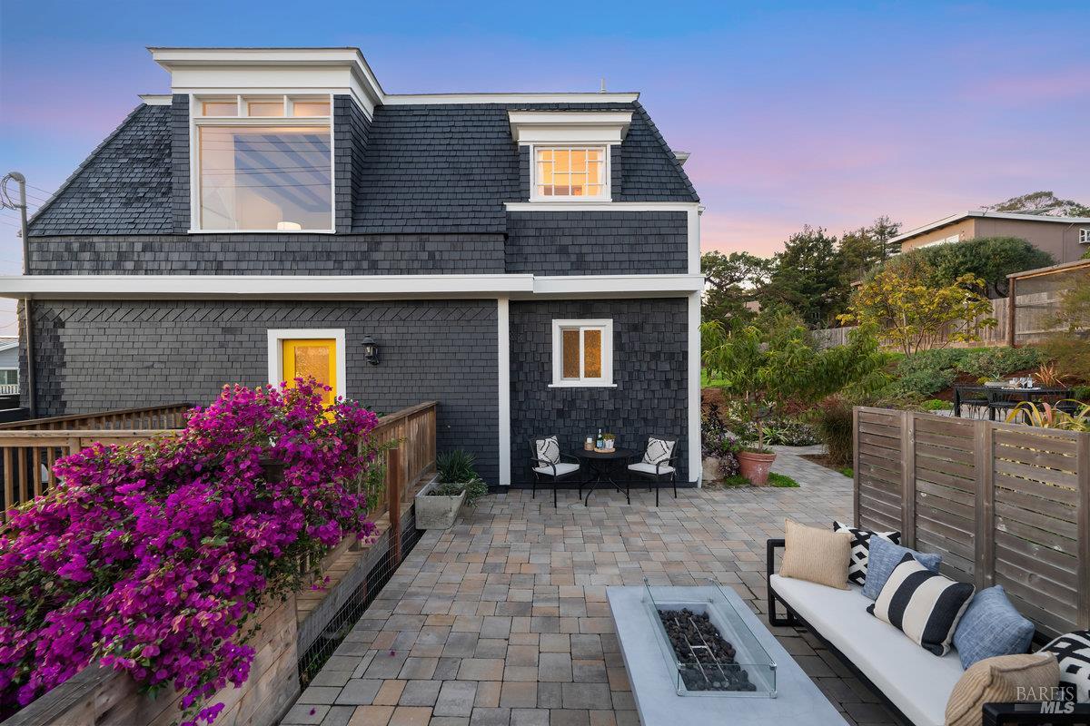 700 Ocean Avenue Point Richmond, CA 94801 - Photo 61 of 95 a view of a house with a yard and sitting area