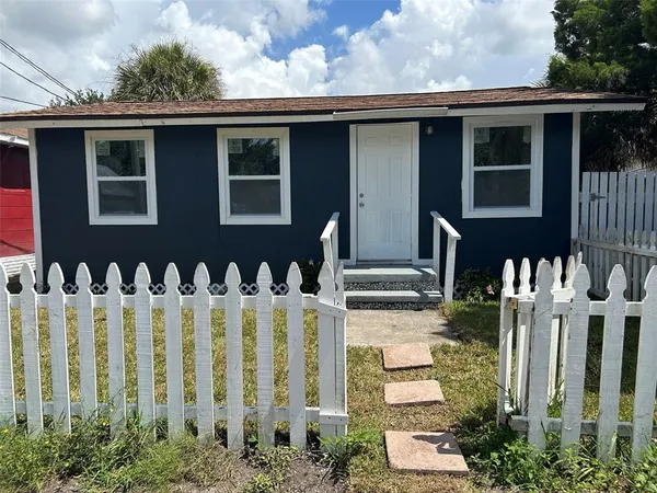 $1,620 | 626 29th Avenue South, St. Petersburg, FL 33705