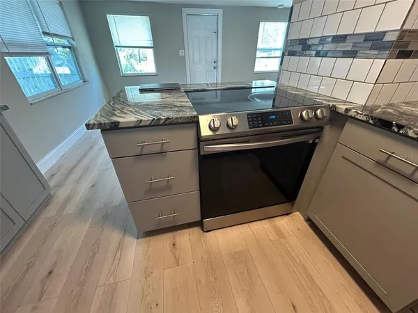 $1,620 | 626 29th Avenue South, St. Petersburg, FL 33705