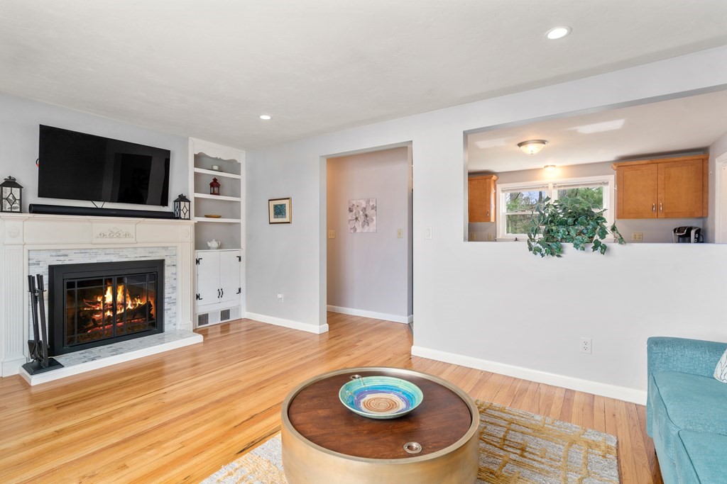 6 Davis Road Hudson, MA 01749 - Photo 5 of 21 Gallery Image 5