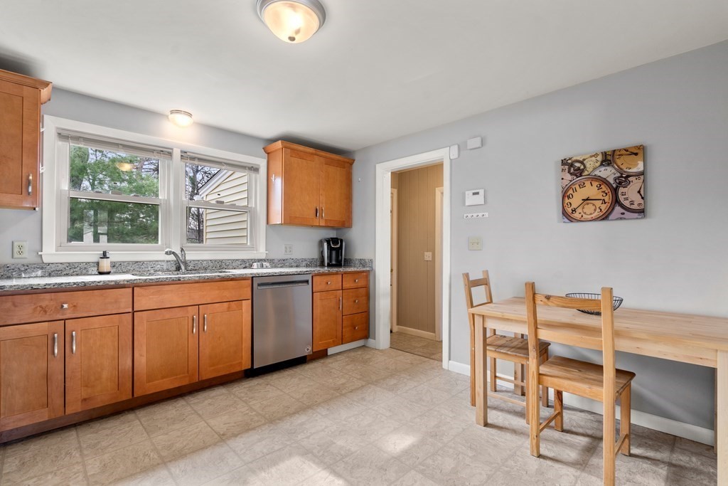 6 Davis Road Hudson, MA 01749 - Photo 8 of 21 Gallery Image 8
