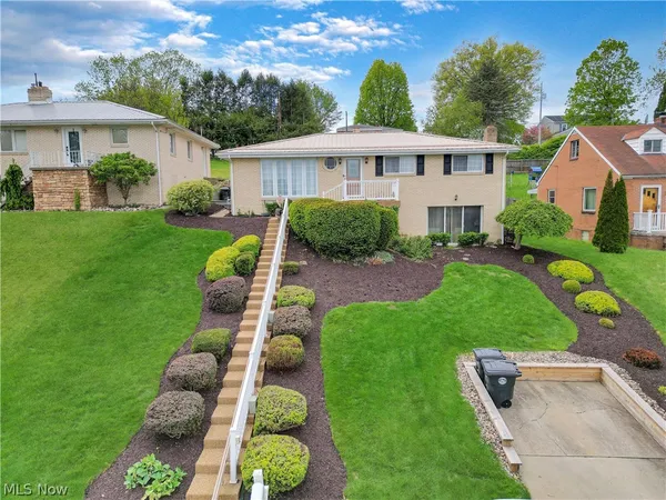 $224,900 | 2711 Whitehaven Boulevard, Steubenville, OH 43952
