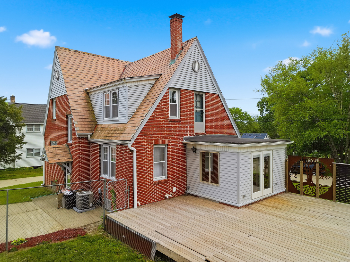 1301 Long Street Dixon, IL 61021 - Photo 6 of 47