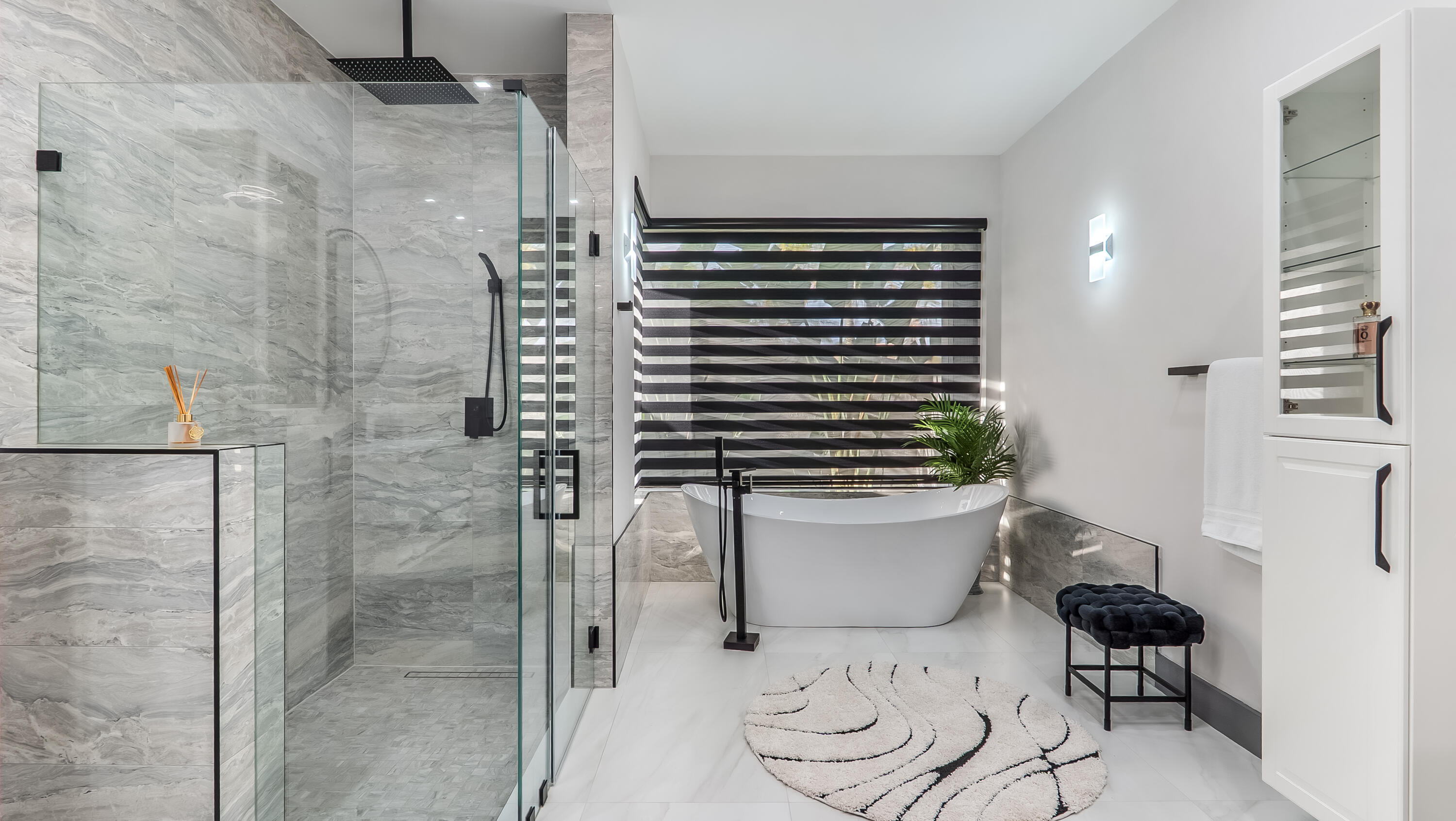 17683 Sealakes Drive Boca Raton, FL 33498 - Photo 32 of 61 Master bath