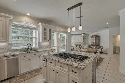 $1,125,000 | 91 Wind Ridge Circle, The Woodlands, TX 77381