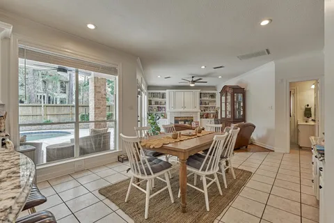 $1,125,000 | 91 Wind Ridge Circle, The Woodlands, TX 77381