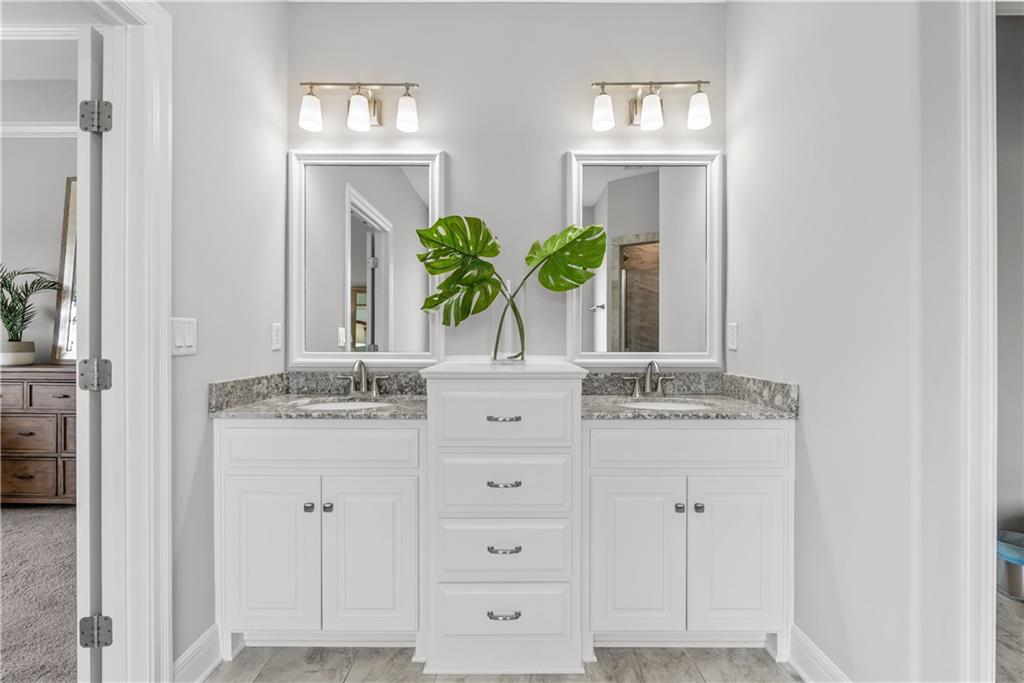2634 Southwest River Trail Road Lee's Summit, MO 64082 - Photo 15 of 45 Gallery Image 15