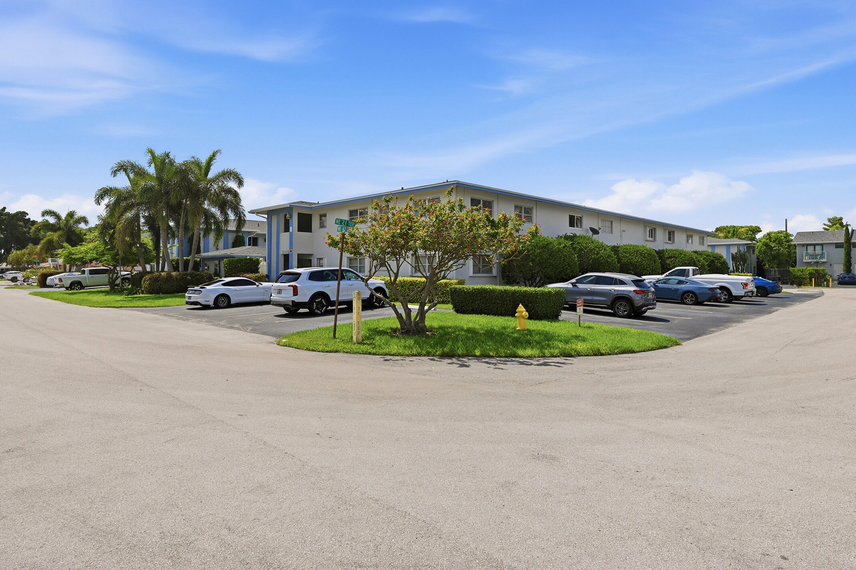2110 Northeast 42nd Street, Unit 2B Lighthouse Point, FL 33064 - Photo 24 of 31 Community