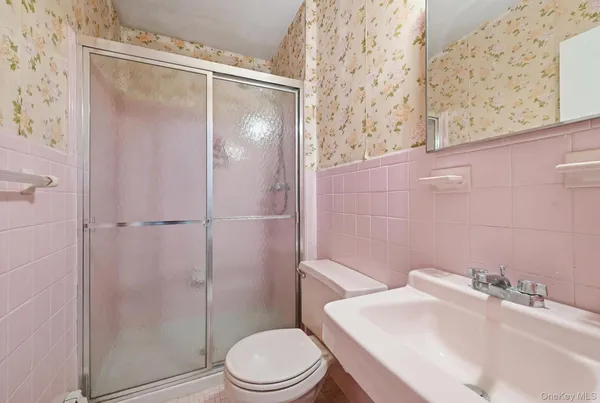 $599,000 | 43 Village Lane, Hauppauge, NY 11788