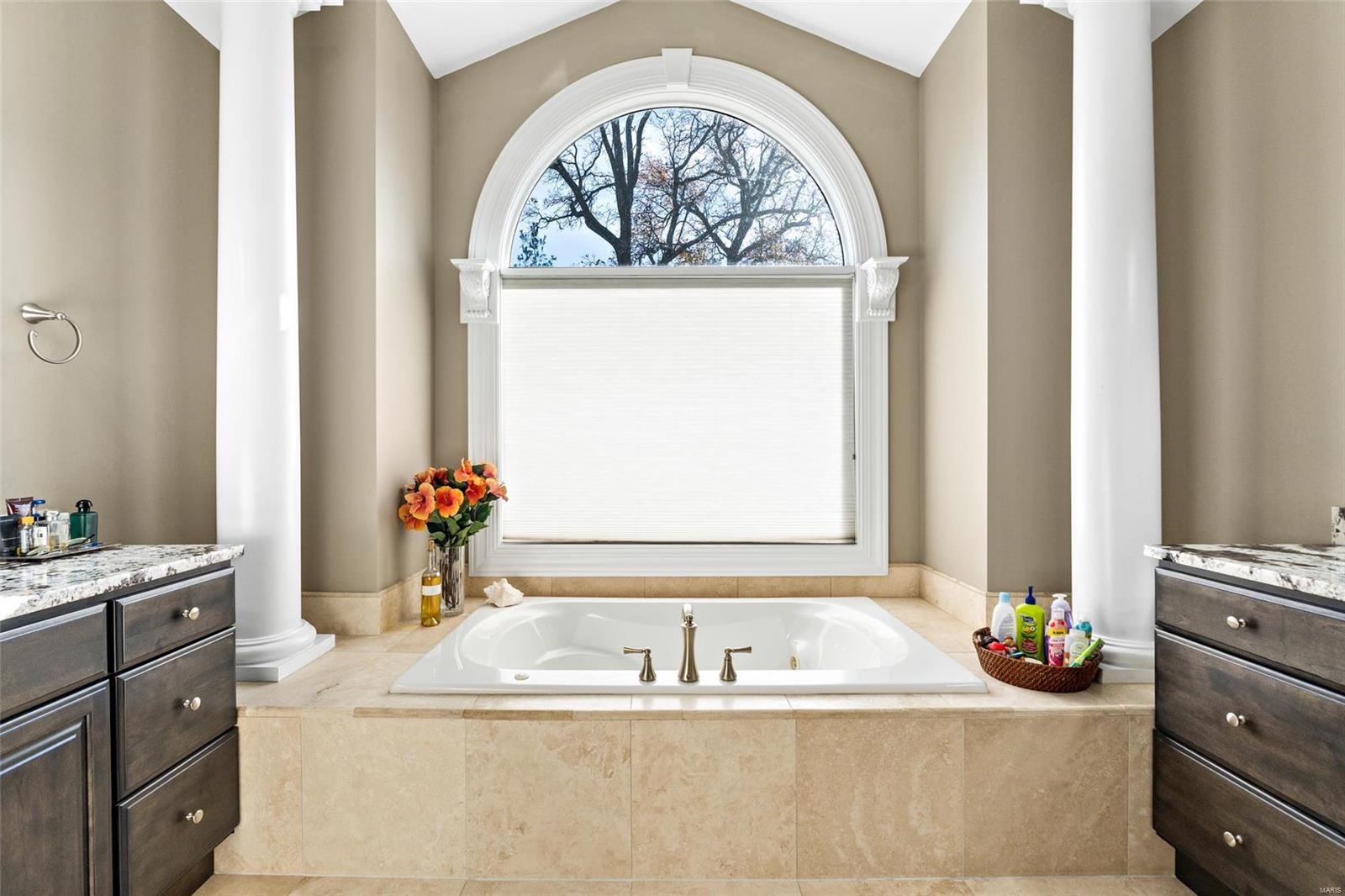 4 Upper Dromara Road St. Louis, MO 63124 - Photo 41 of 86