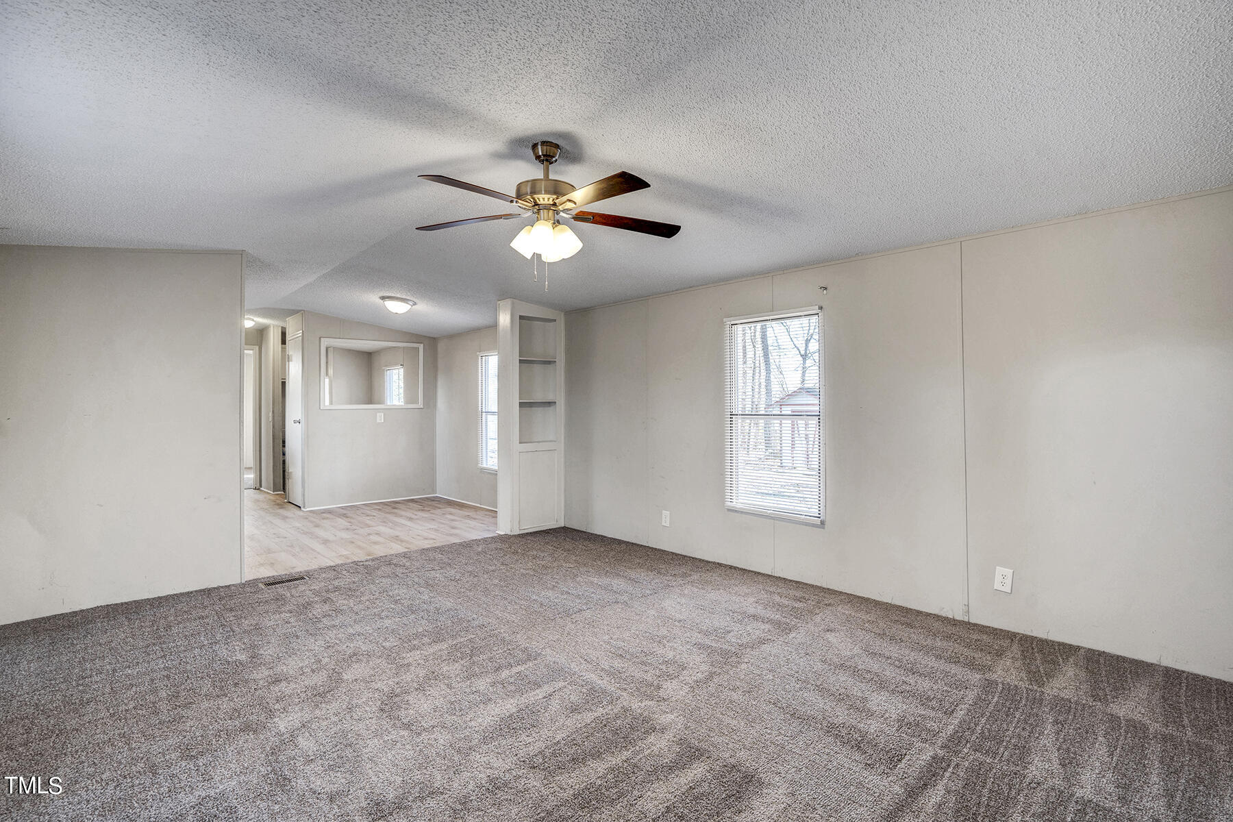 725 Lipscomb Road Angier, NC 27501 - Photo 5 of 29 Living Room