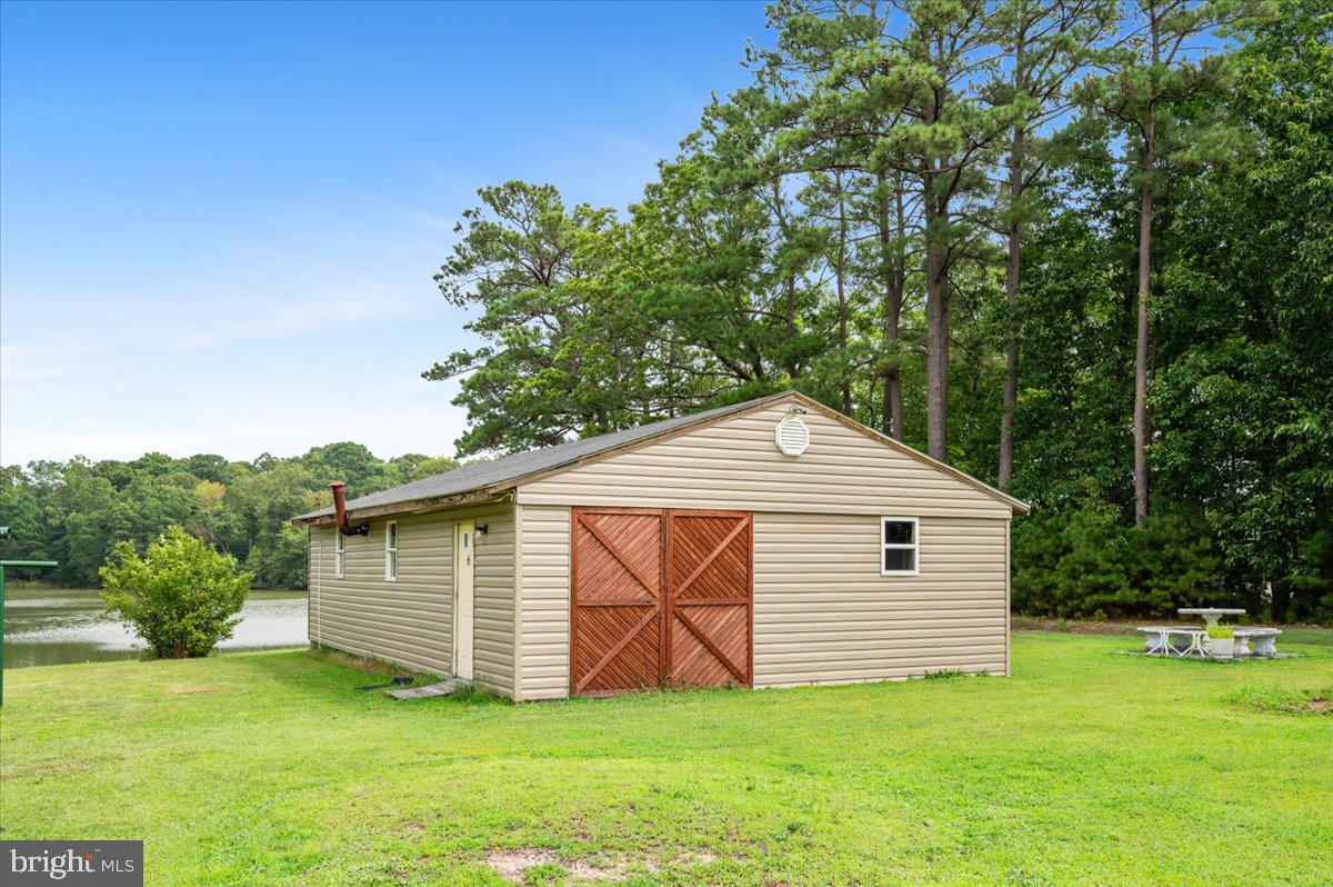 141 Raintree Lane Reedville, VA 22539 - Photo 45 of 86 Charming lakeside retreat awaits you.
