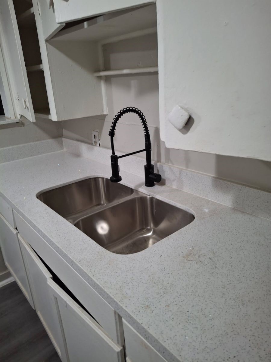 5401 Doolittle Boulevard Houston, TX 77033 - Photo 4 of 14