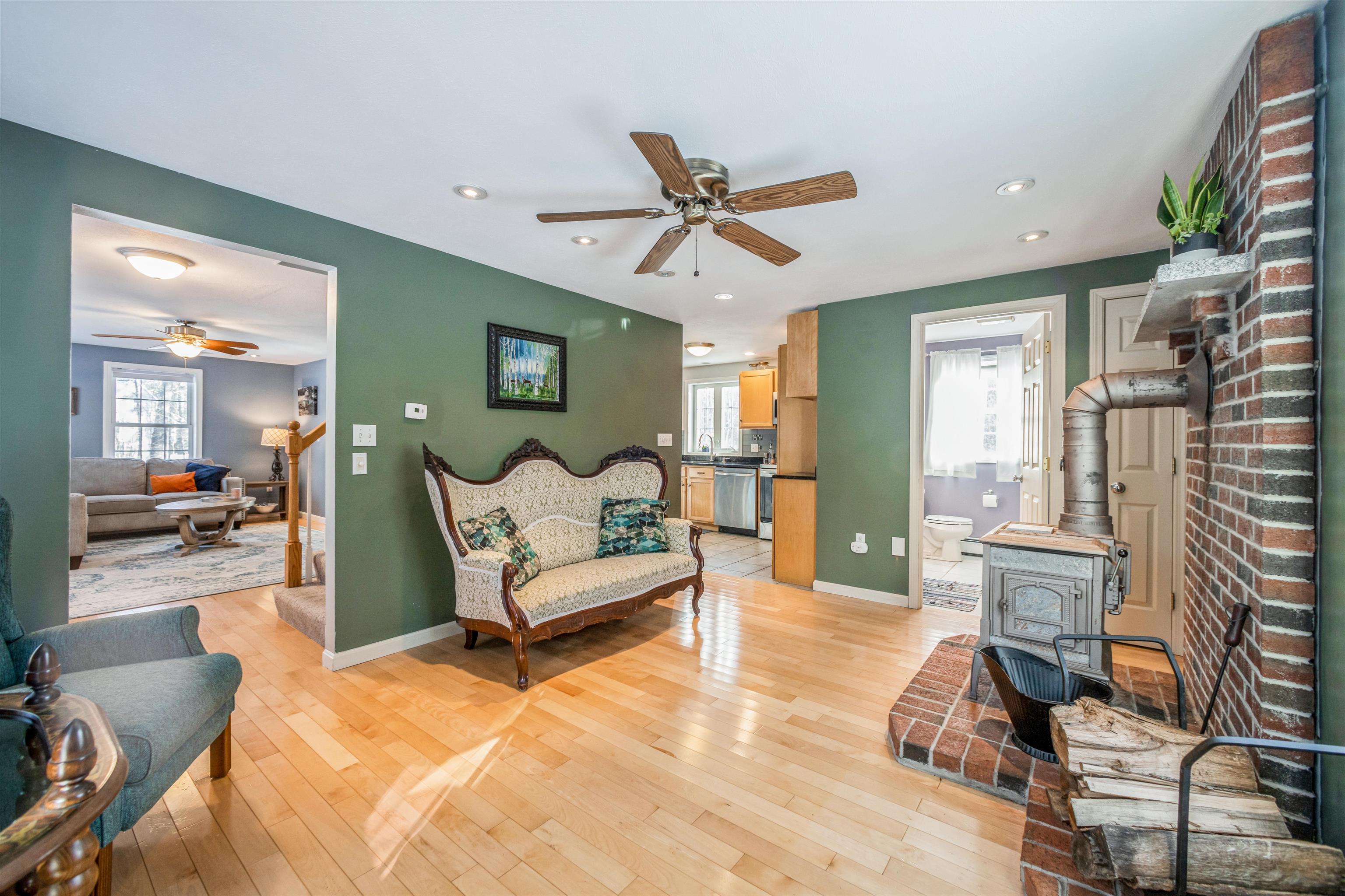 73 Freeman Hall Road Nottingham, NH 03290 - Photo 4 of 35 Gallery Image 4