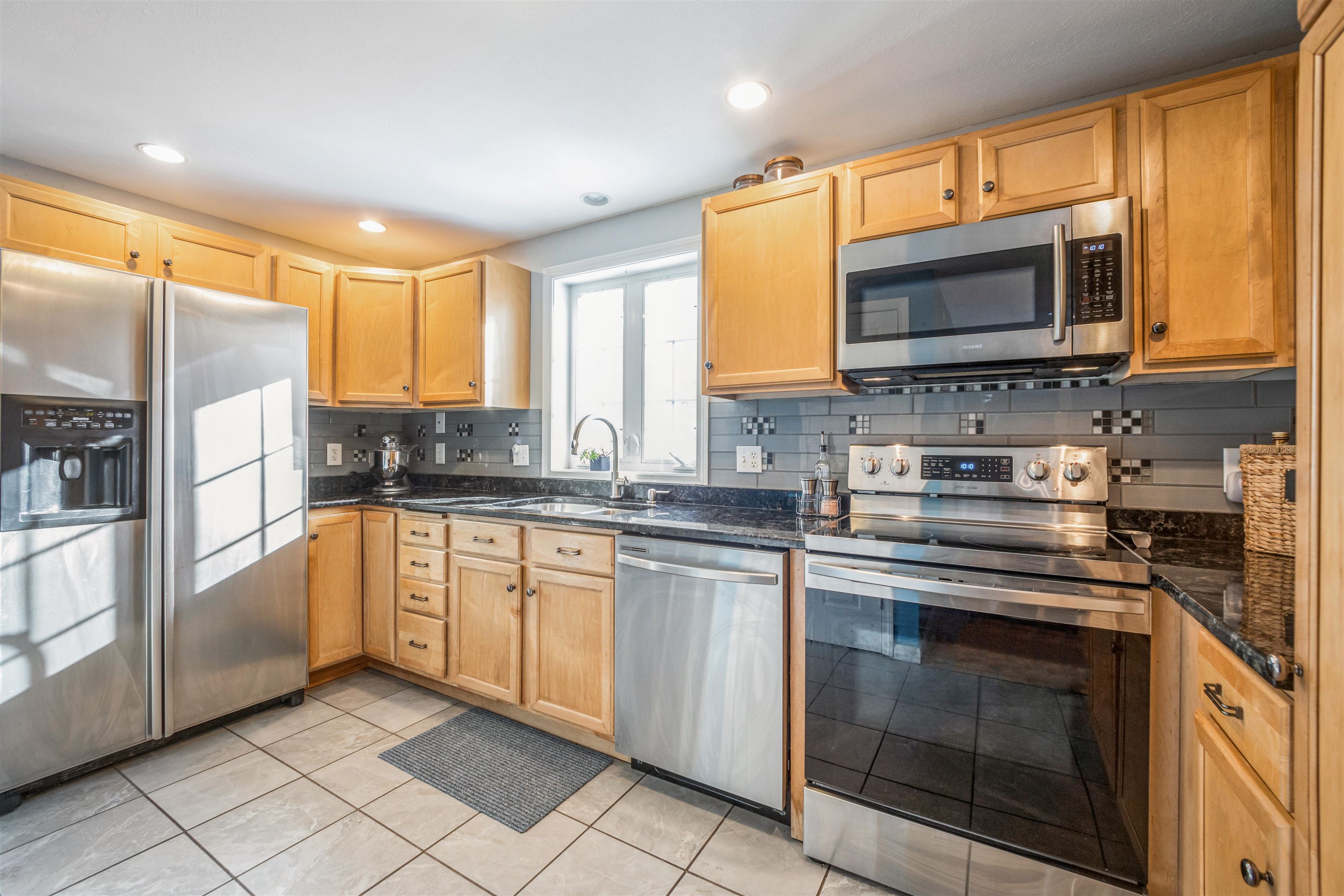 73 Freeman Hall Road Nottingham, NH 03290 - Photo 5 of 35 Gallery Image 5