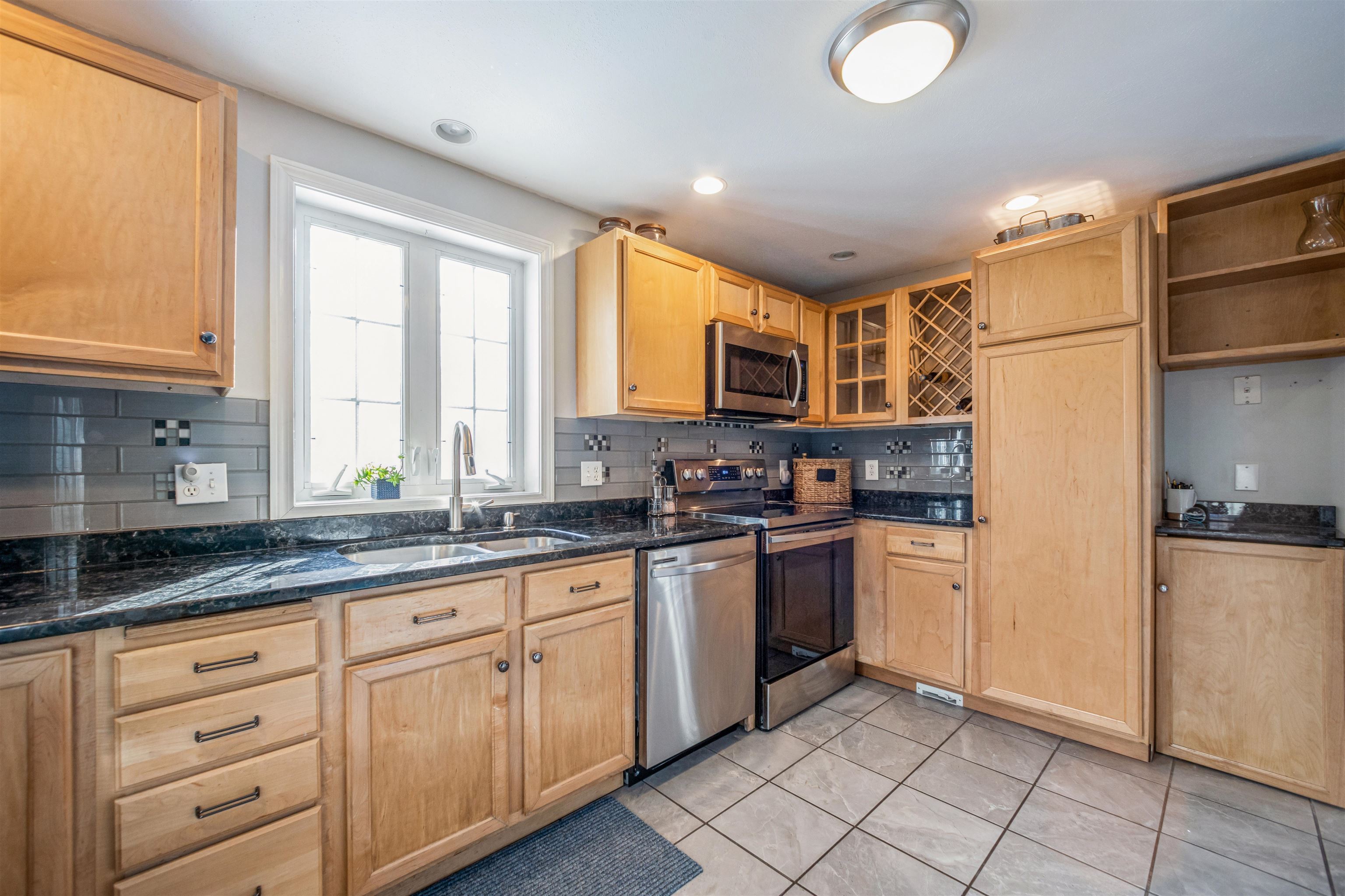 73 Freeman Hall Road Nottingham, NH 03290 - Photo 7 of 35 Gallery Image 7