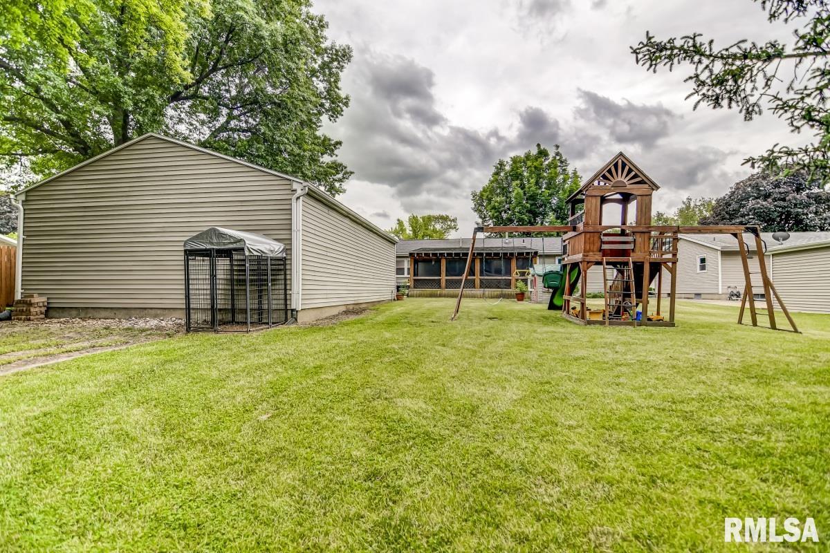 231 Nottingham Road Springfield, IL 62704 - Photo 4 of 22