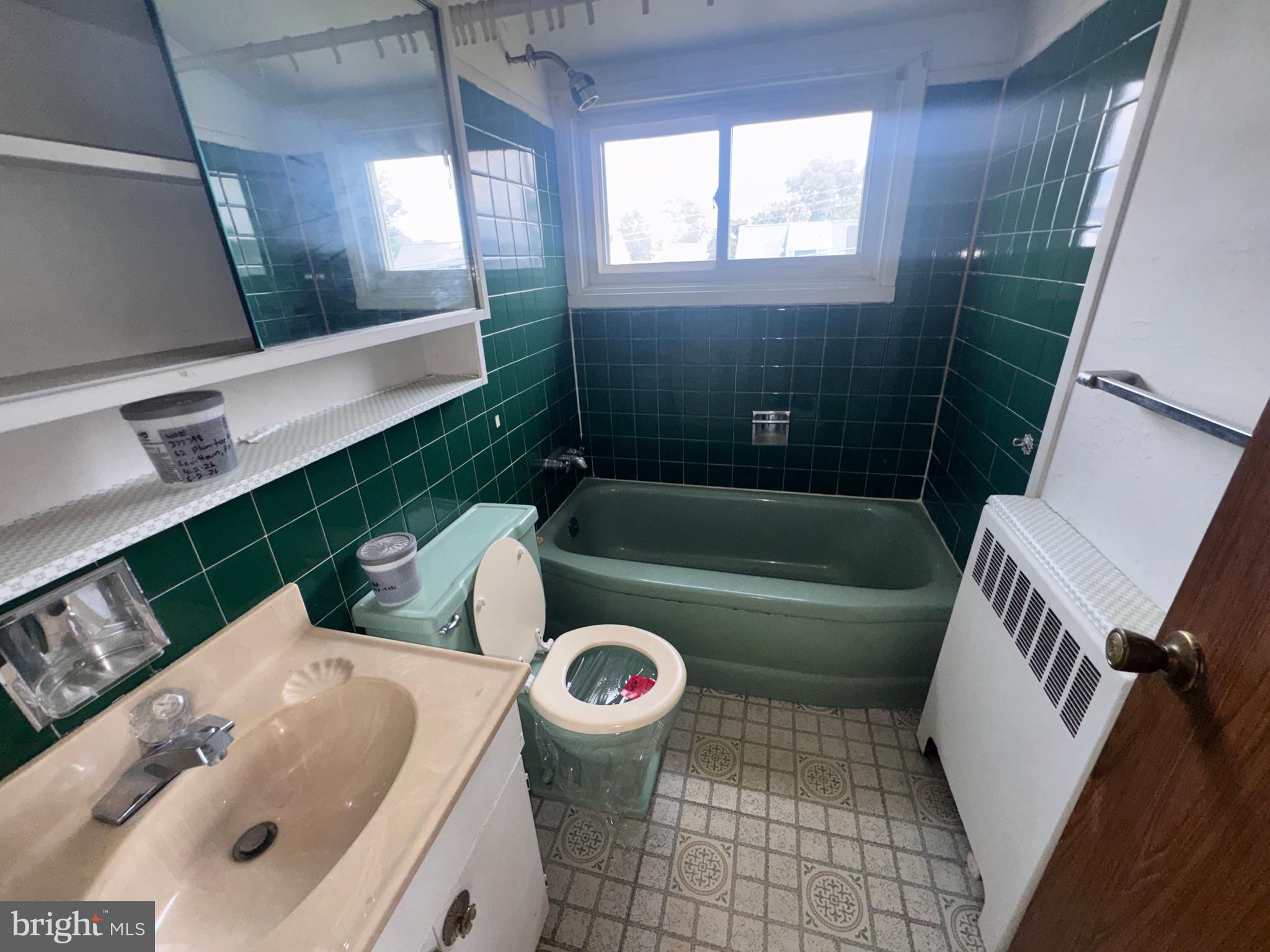 62 Plumtree Road Levittown, PA 19056 - Photo 20 of 20 FULL BATH 2