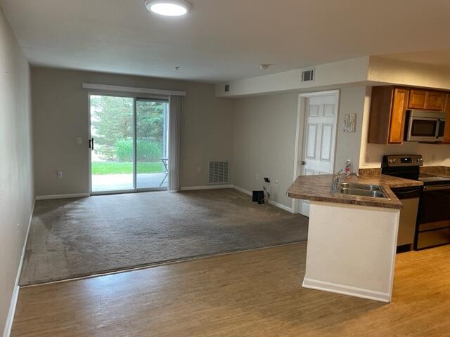 18400 North Ridge Court, Unit 14 Spring Lake, MI 49456 - Photo 7 of 36 IMG_7756