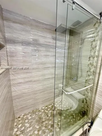 $2,300 | 18051 Biscayne Boulevard, Unit 1604, Aventura, FL 33160