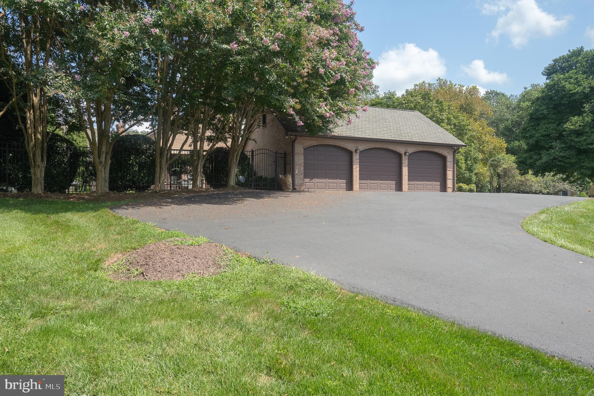 11301 Crossing Glen Court Potomac, MD 20854 - Photo 133 of 136