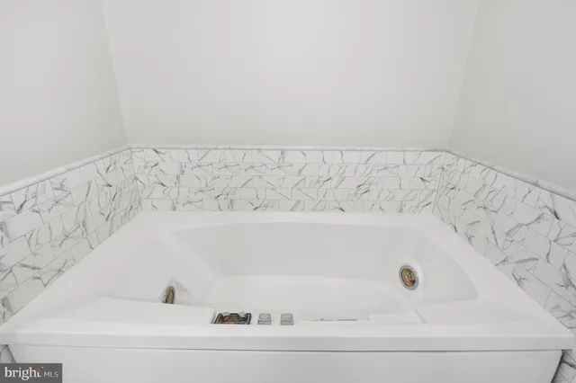 $2,195,000 | 11301 Crossing Glen Court, Potomac, MD 20854