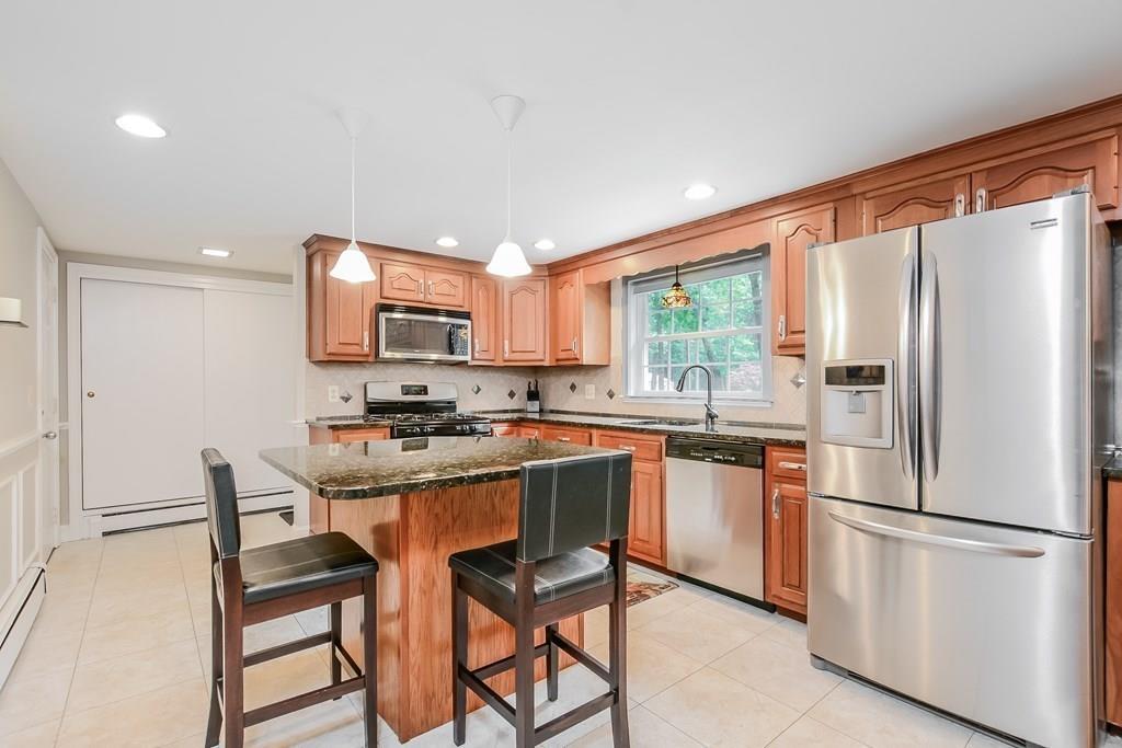 5 Massachusetts Road Lakeville, MA 02347 - Photo 11 of 37