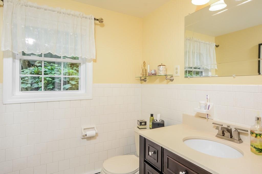 5 Massachusetts Road Lakeville, MA 02347 - Photo 30 of 37
