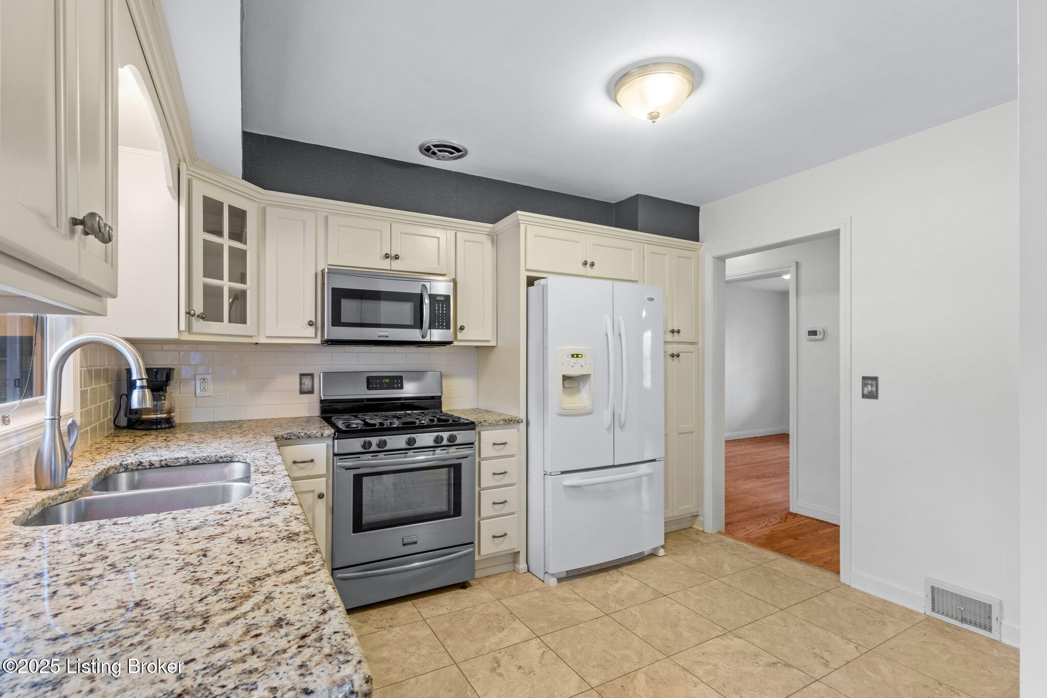 4312 Kinloch Road Louisville, KY 40207 - Photo 1 of 34 Granite Counters, Beautiful Kitchen
