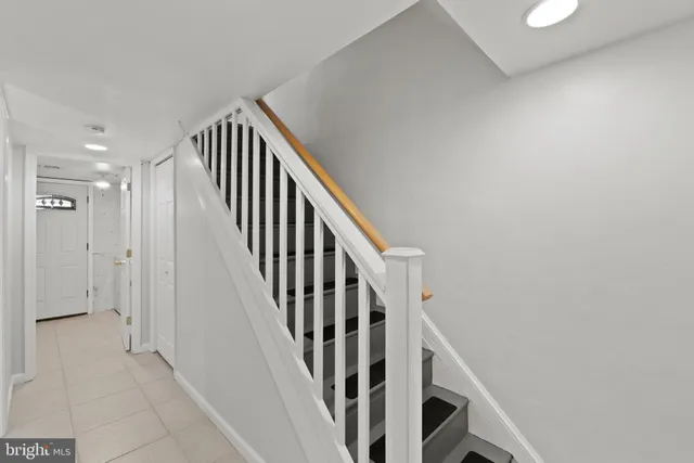 $3,975 | 510 East Nelson Avenue, Alexandria, VA 22301