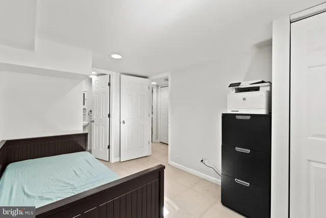 $3,975 | 510 East Nelson Avenue, Alexandria, VA 22301