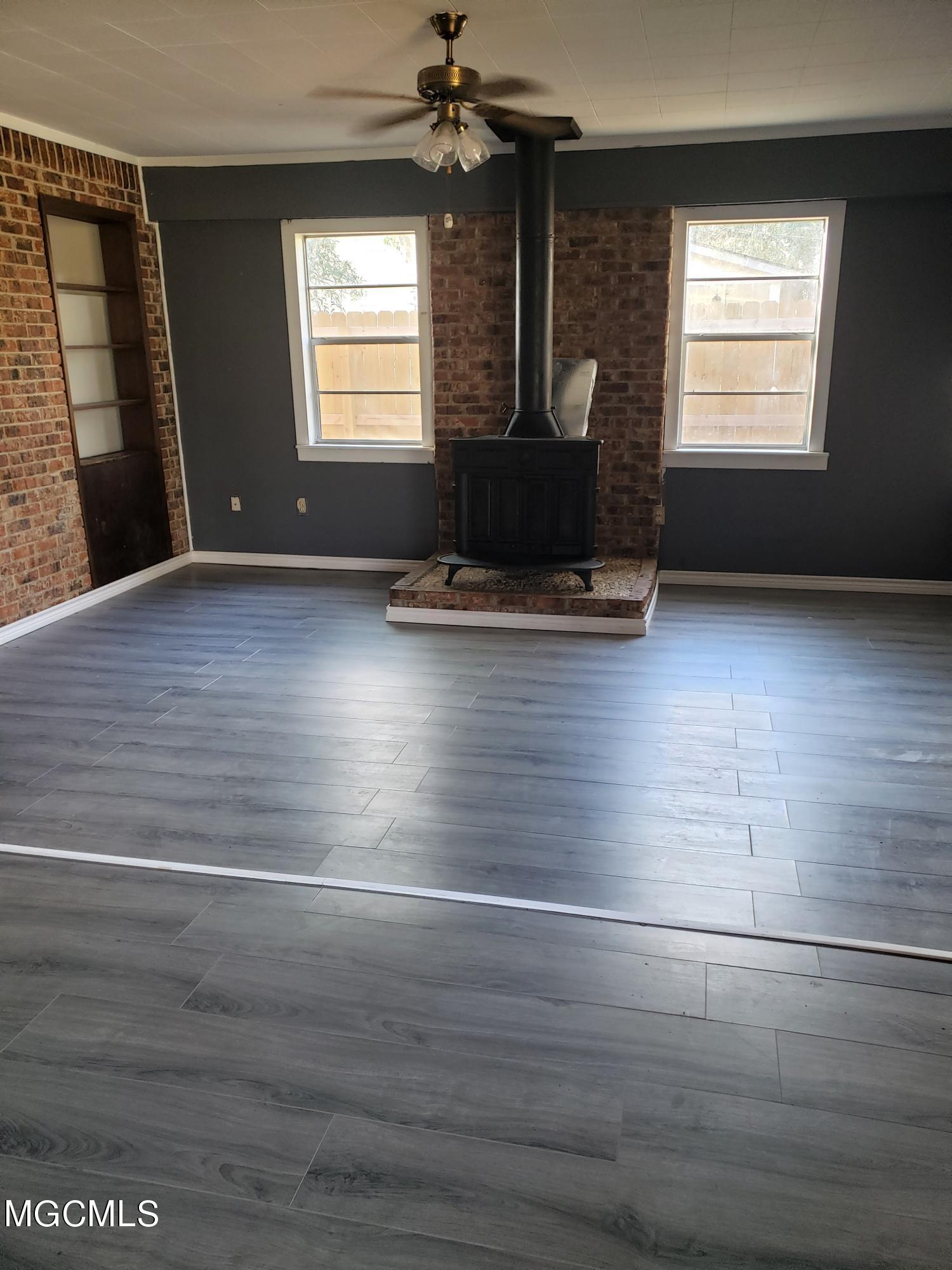 6608 Frank Griffin Road Moss Point, MS 39563 - Photo 3 of 18 Living Area
