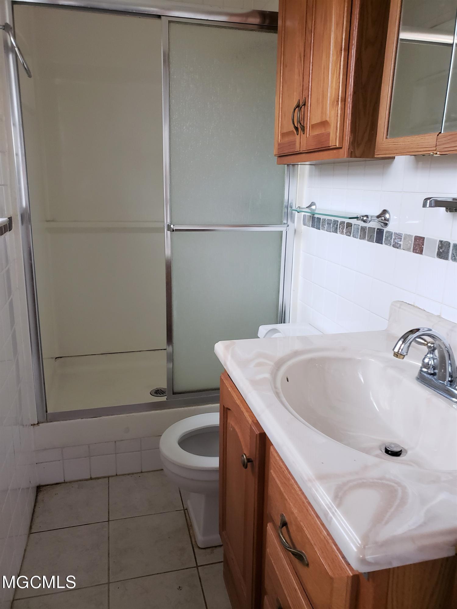 6608 Frank Griffin Road Moss Point, MS 39563 - Photo 10 of 18 Master bathroom