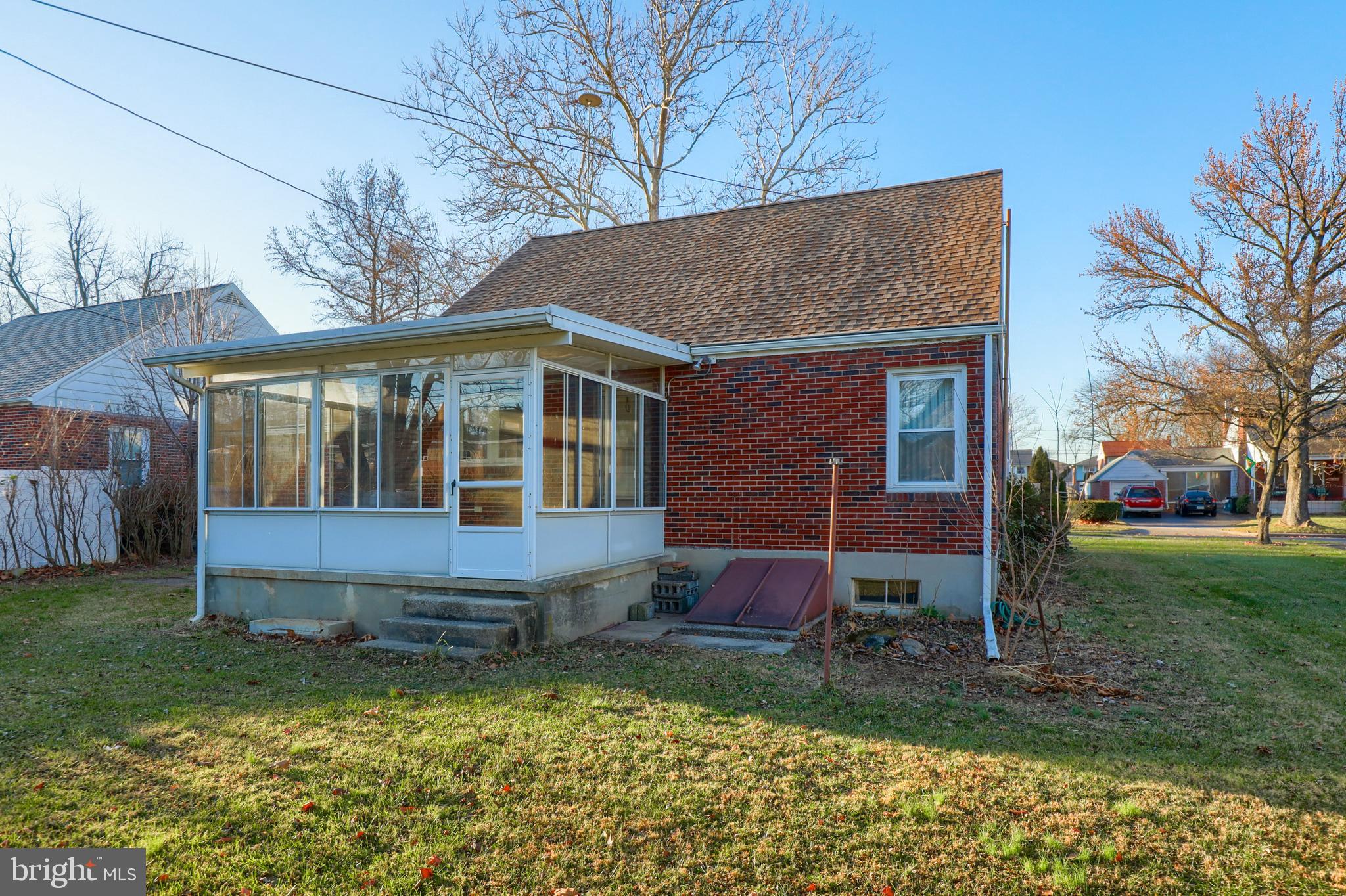 27 Valley Road Reading, PA 19610 - Photo 4 of 36 Back
