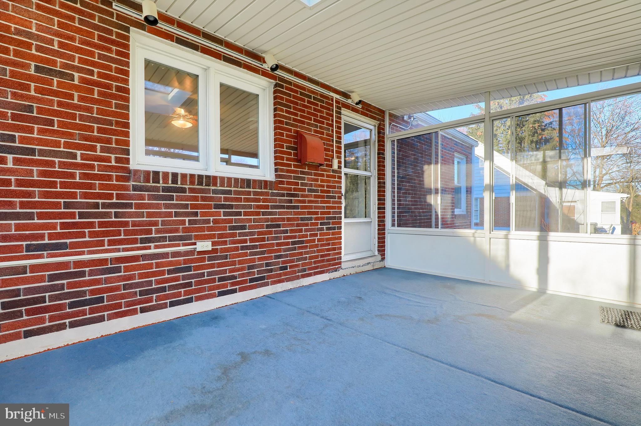 27 Valley Road Reading, PA 19610 - Photo 35 of 36 Screened Porch