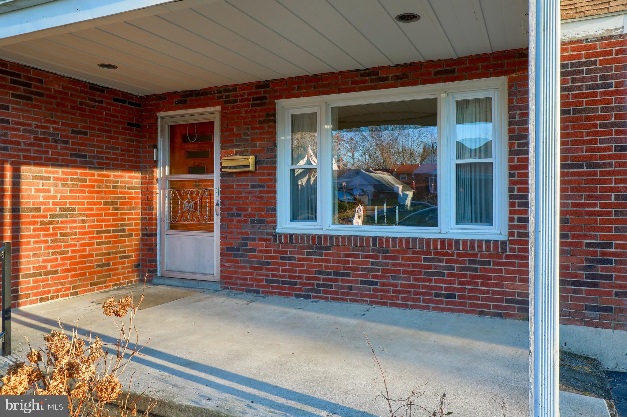 27 Valley Road Reading, PA 19610 - Photo 8 of 36 Front Porch