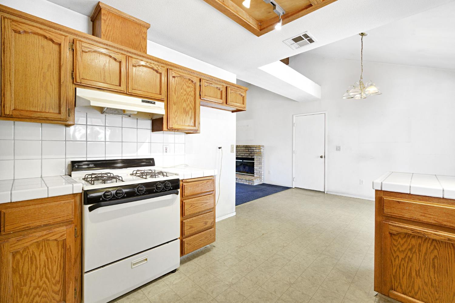 19609 Claremont Road Madera, CA 93638 - Photo 15 of 44