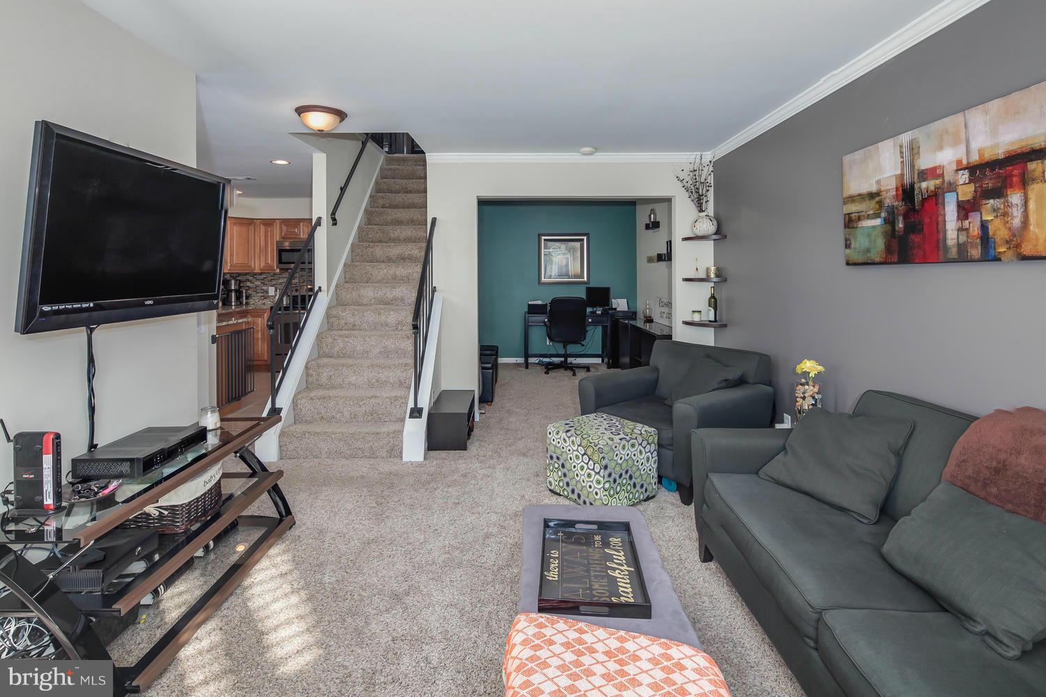 6014 Sunset Ridge Court Centreville, VA 20121 - Photo 13 of 28 Living Room