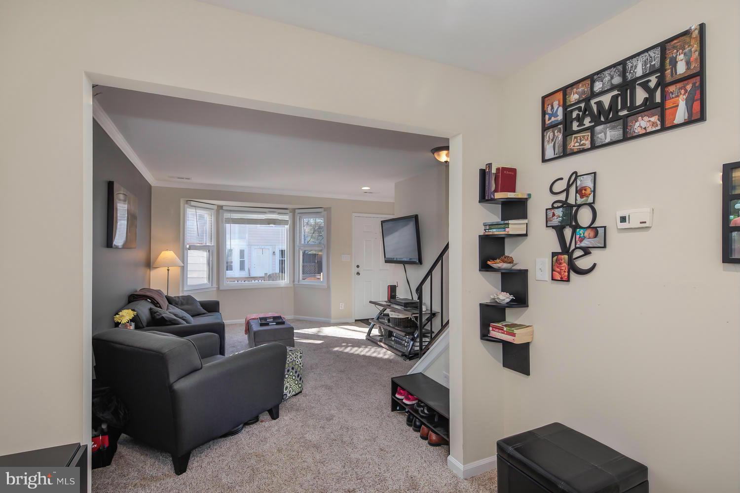 6014 Sunset Ridge Court Centreville, VA 20121 - Photo 14 of 28 Living Room