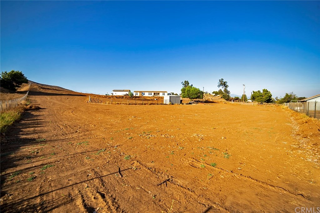 27751 Smith Road Winchester, CA 92596 - Photo 22 of 26