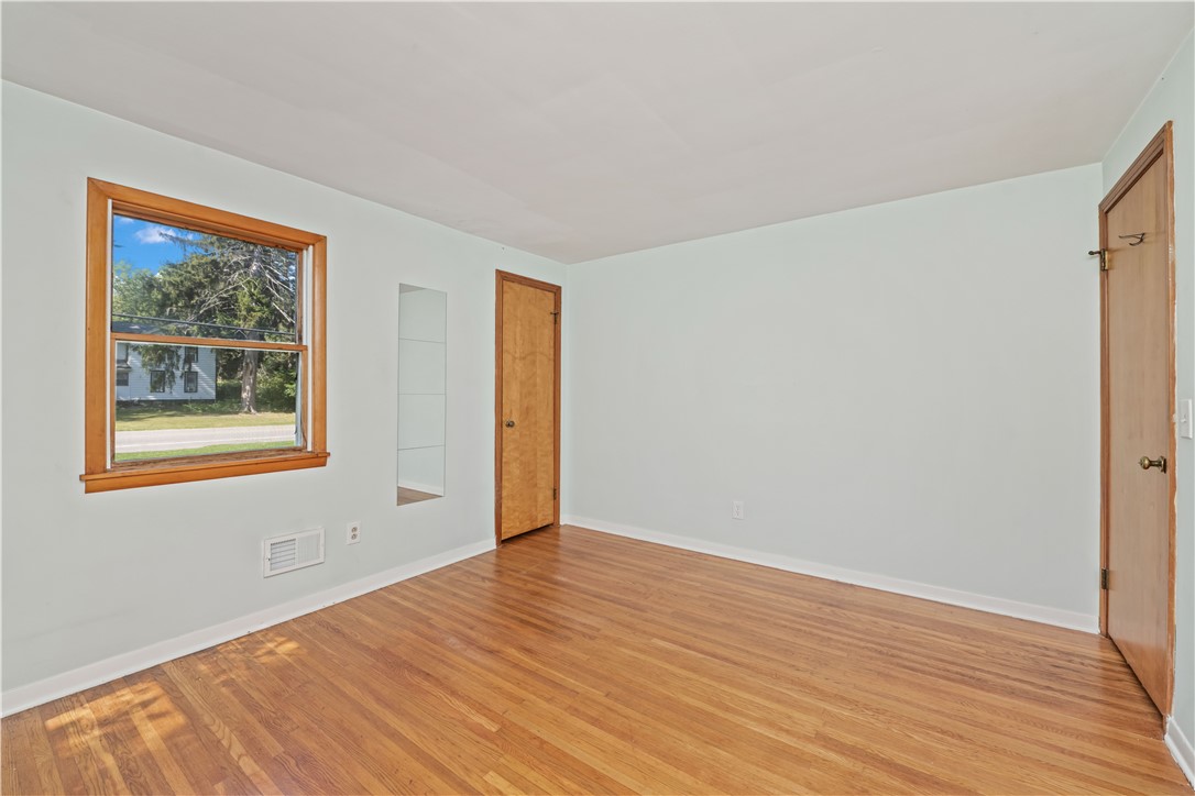 998 Gravel Road Webster, NY 14580 - Photo 15 of 28