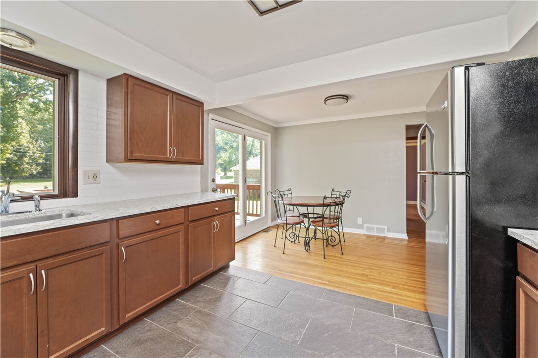 998 Gravel Road Webster, NY 14580 - Photo 10 of 28