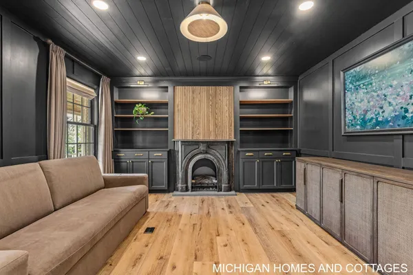 $1,299,900 | 4303 132nd Avenue, Hamilton, MI 49419