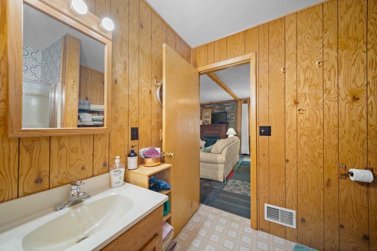 20308 Lakeview Road Tustin, MI 49688 - Photo 21 of 39 DSC_4570