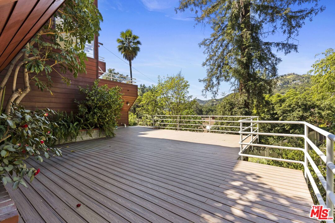 3275 Buckingham Road Glendale, CA 91206 - Photo 28 of 33 a view of outdoor space with wooden floor