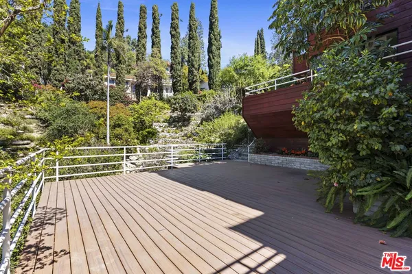 $2,075,000 | 3275 Buckingham Road, Glendale, CA 91206